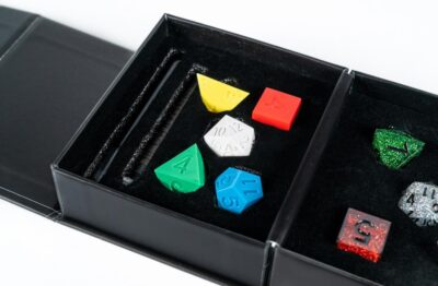 DnD 50th Anniversary Dice Collection: Retro Holmes Replica & Modern Inspired (Dice Set) - Imagen 8