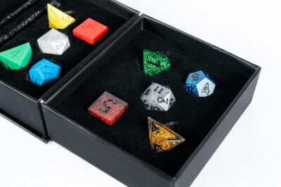 DnD 50th Anniversary Dice Collection: Retro Holmes Replica & Modern Inspired (Dice Set) - Imagen 5